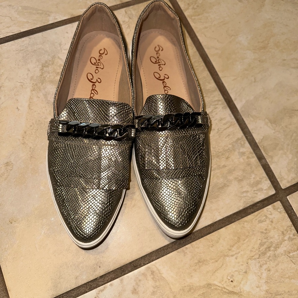 Sergio Zelcer Metallic Textured Loafers with Black Chain